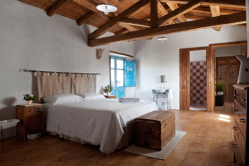 Domu Antiga Bed & Breakfast Gergei Екстериор снимка
