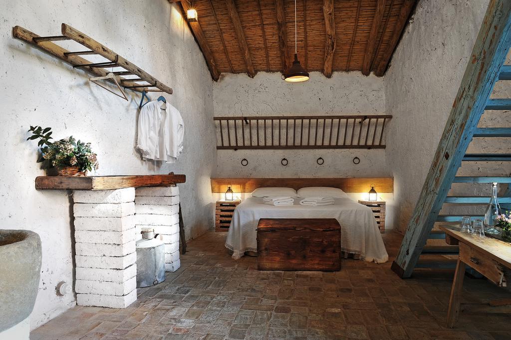 Domu Antiga Bed & Breakfast Gergei Екстериор снимка