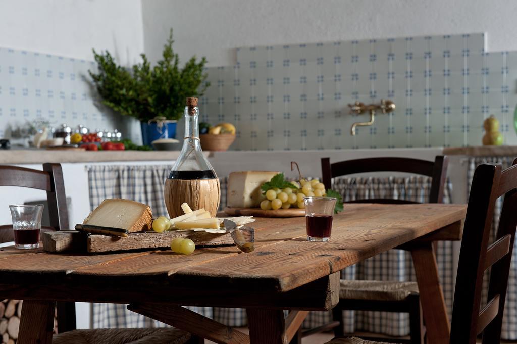 Domu Antiga Bed & Breakfast Gergei Екстериор снимка